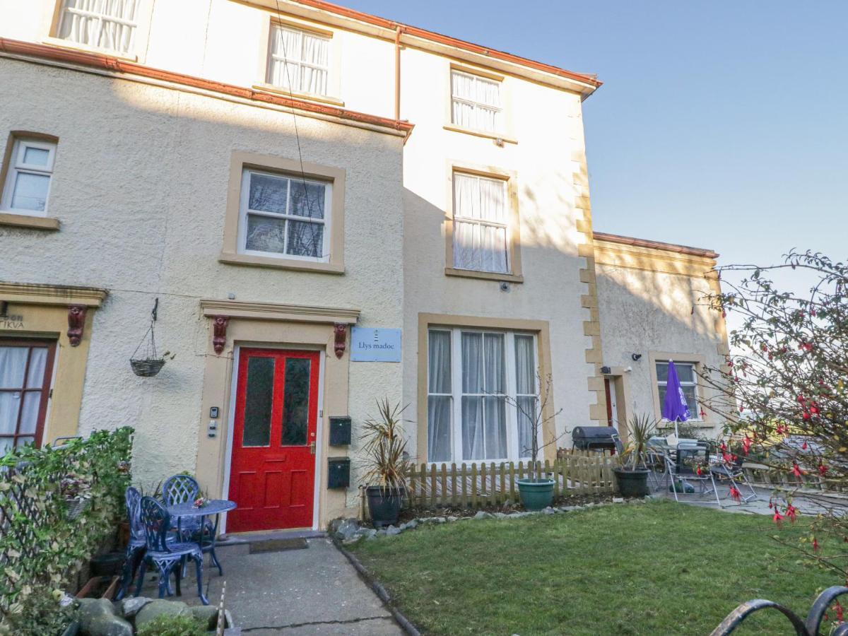 Apartmán Llys Madoc, First Floor Flat Penmaen-mawr Exteriér fotografie
