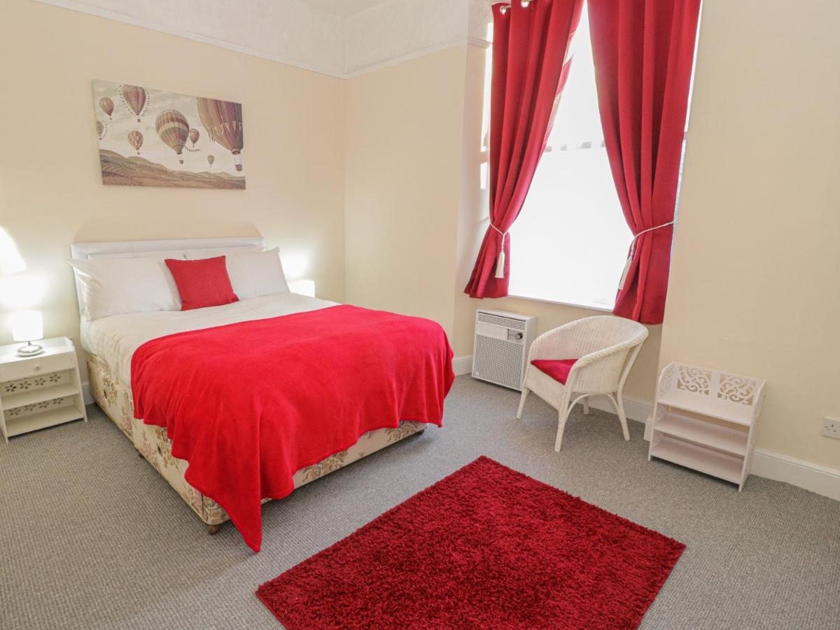 Apartmán Llys Madoc, First Floor Flat Penmaen-mawr Exteriér fotografie